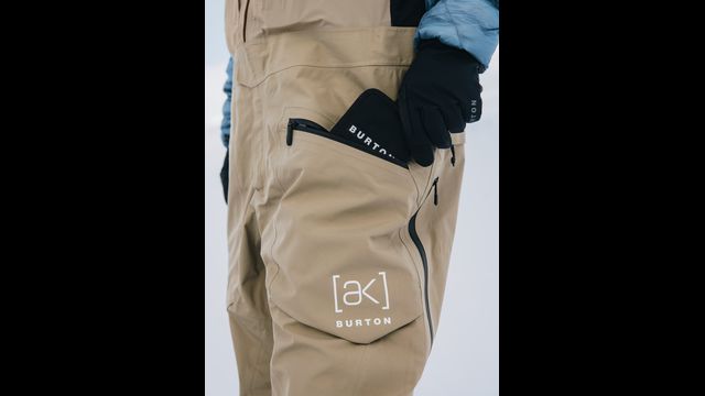 Spodnie Snowboardowe Burton AK GORE-TEX 3L Freebird Bib (Summit Taupe) FW25  - KosmosSklep.pl